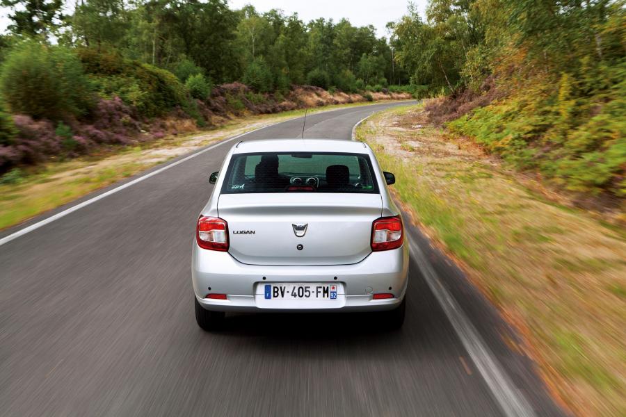  Dacia Logan 2013 года  (фото 4 из 17)
